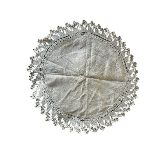 Linen & Crochet Doily Centerpiece 18.5" Diameter Vintage Handmade Wedding Event - Picture 4 of 16
